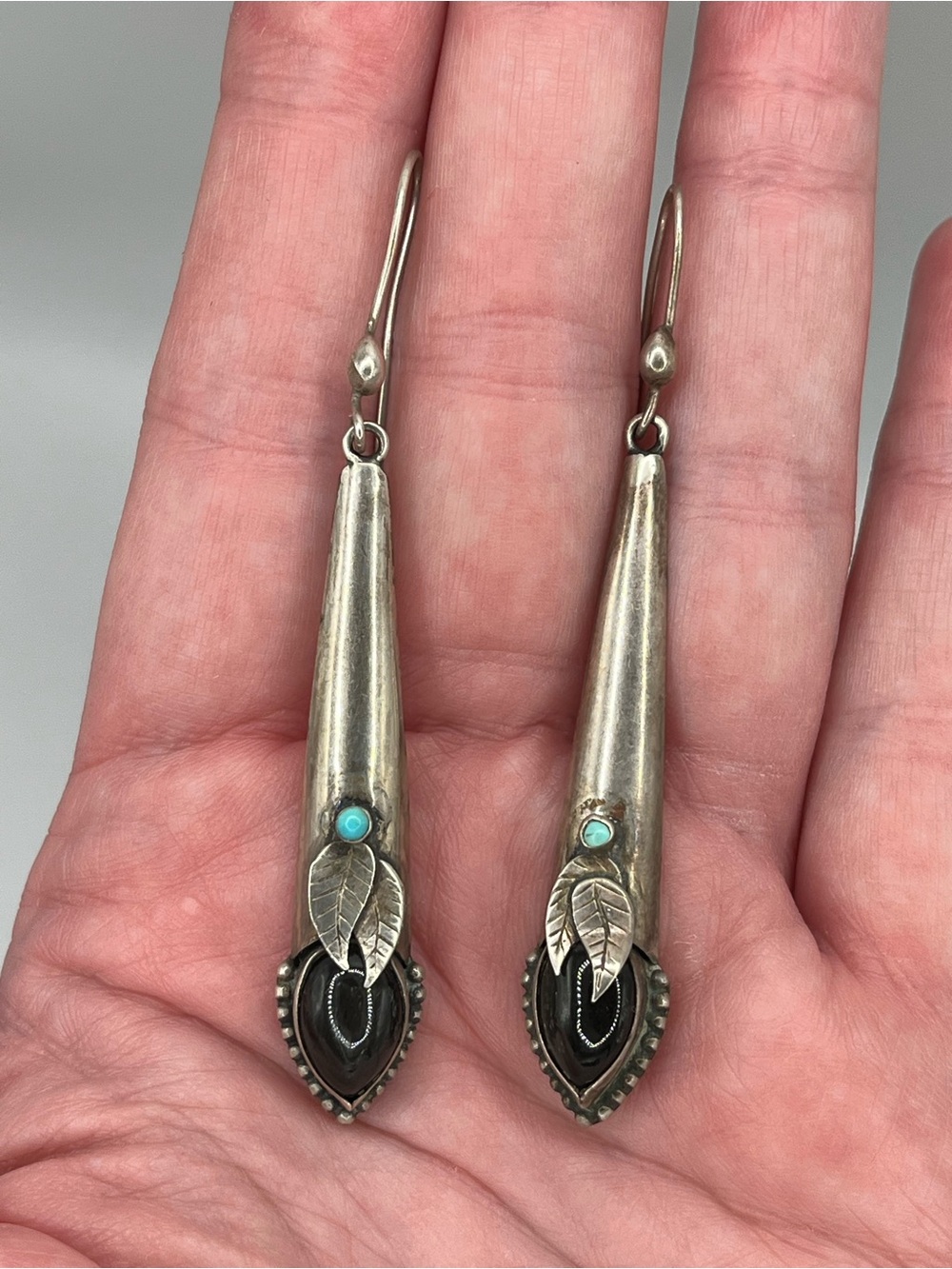 Stunning Vintage 3 Inch Sterling Native American Black Onyx Turquoise Earrings - Picture 2 of 8